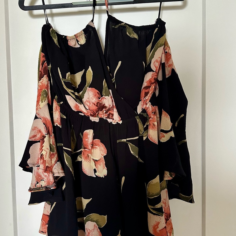 Luxxel Floral Off-Shoulder Romper - size S - Picture 2 of 8